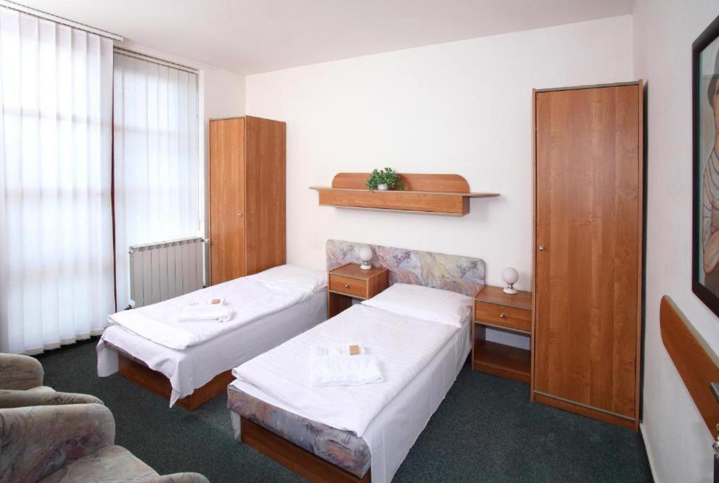 Hotel Rottal オトロコヴィツェ エクステリア 写真